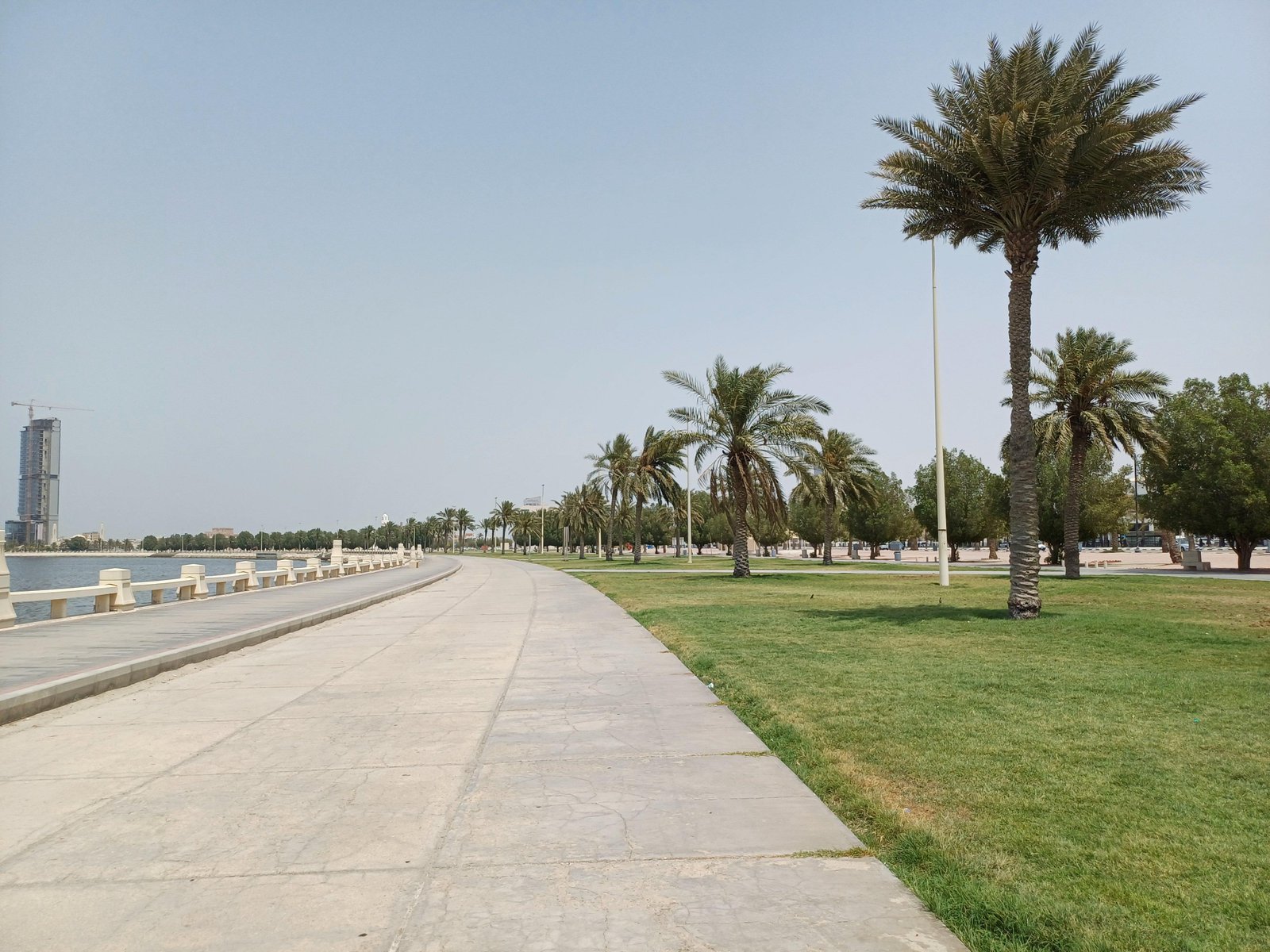 ممشى Corniche Timur